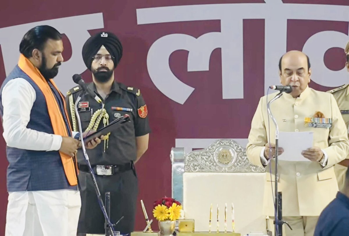 ConnectToBihar's tweet photo. @samrat4bjp on April 15 took oath as Bihar’s 24th Chief Minister, becoming the first leader from the @BJP4India  to occupy the top post. Governor Syed Ata Hasnain administered the oath of office and secrecy. https://t.co/ictJr5qVuw https://t.co/D1tqZuuWFj