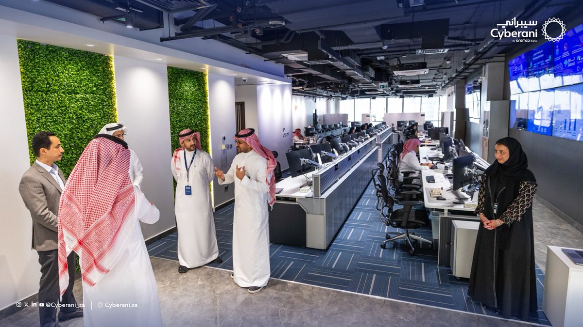 Cyberani_sa's tweet photo. سعدنا في #سيبراني باستضافة الدكتور علي المشاري، النائب الأعلى للتنسيق والإشراف التقني في #أرامكو السعودية، في مركز العمليات لدينا في الظهران. خلال الزيارة استعرضنا أداء الشركة في مجال الخدمات وأحدث منتجاتنا التقنية المتخصصة في الأمن السيبراني، كما ناقشنا سبل تعزيز التعاون مع #أرامكو لتطوير منتجات تقنية وطنية متقدمة في هذا المجال، وجرى التأكيد على توسيع مجالات التعاون بما يسهم في دعم الابتكار في قطاع الأمن السيبراني في المملكة.

#Cybersecurity #Innovation #DigitalTransformation #SaudiArabia #TechLeadership #Technology