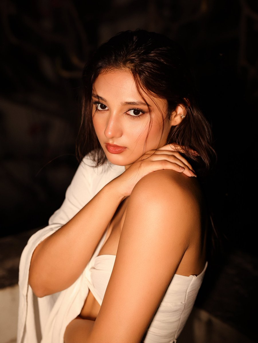 RitikaNayak_'s tweet photo. Unbothered &amp; undeniable✨ https://t.co/EIMS1DQI4I