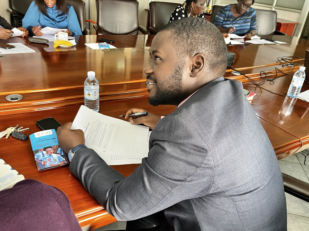 iLeaduganda's tweet photo. Today, we met with the Inspectorate of Government’s Directorate of Research, Education &amp; Advocacy
@IGGUganda
to explore collaboration through Integrity Ambassador Clubs and student ambassadors in schools. Together, we aim to nurture integrity-driven young leaders. #ILEADUganda https://t.co/K5FG8aqFLZ