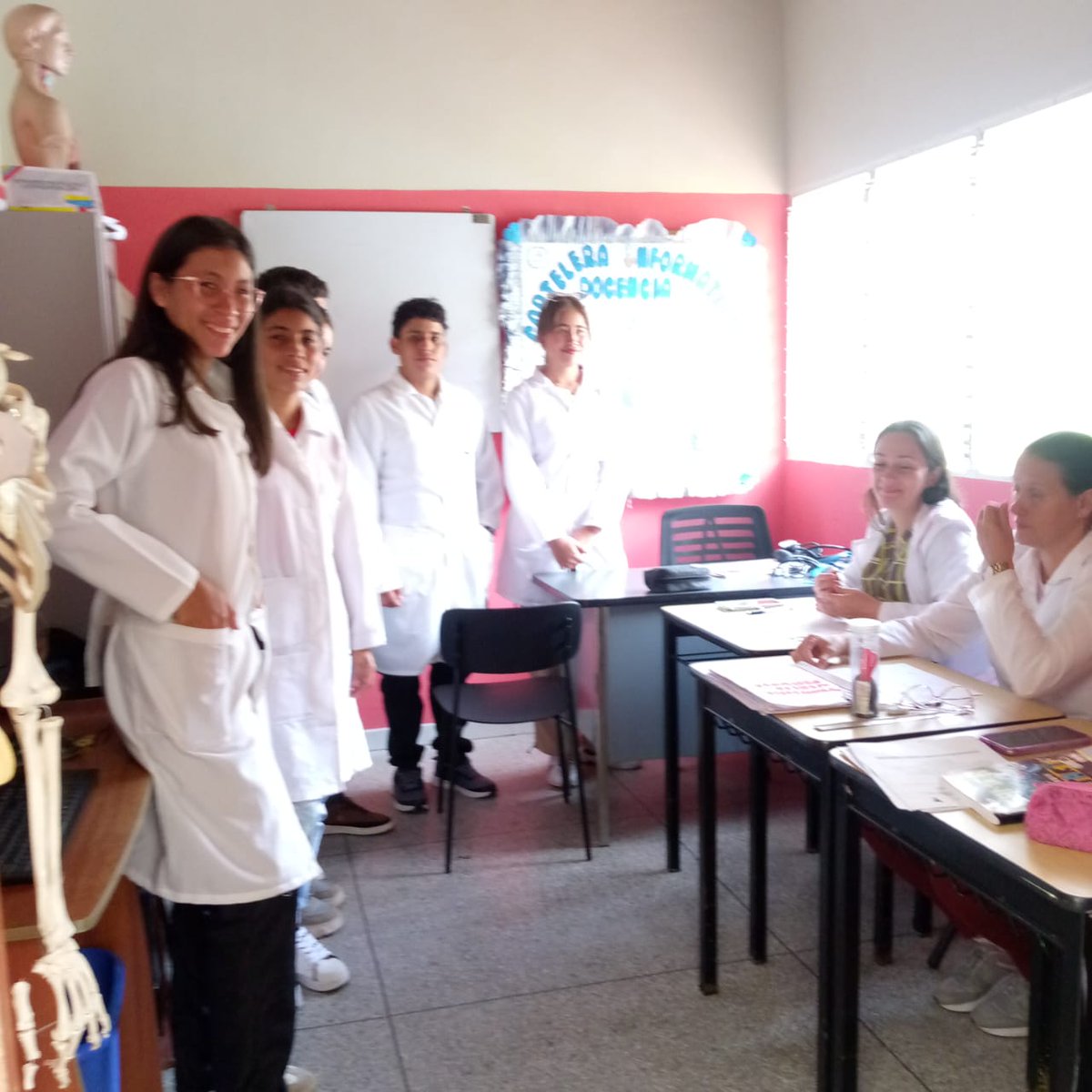 La Brigada M Cubana a solo 24 horas los  FUNDADORES de Barrio Adentro hacen suyo el legado de los 2 grandes de la historia del programa.
La Doctora Odalys Dalia Morales Castillo quien labora en el estado de Mérida cuenta su historia.
#BarrioAdentro23Años
#CubaCoopera