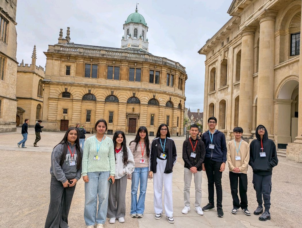 AvantiFields's tweet image. Y10 Unlock Oxford @UniofOxford  hosted by St Edmund Hall. A fantastic opportunity for our students #Aspire #Inspired #EducationalExcellence Thank you to Mr Nassar for supporting our students and learning this opportunity!