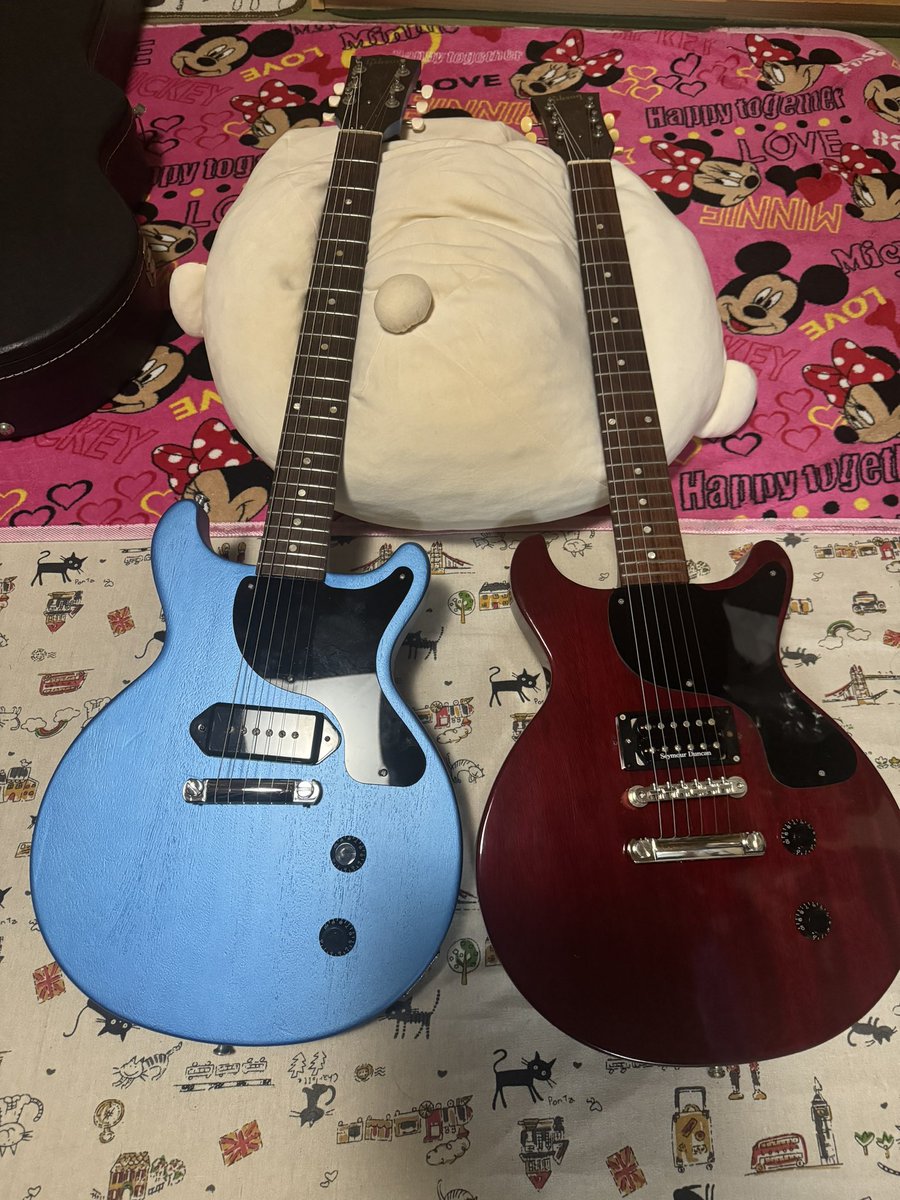 0zYZH7xhykDXpc9's tweet photo. 娘から買ってくれって頼まれてる喜多ちゃんギター。高校生へ与えるギターとして予算20万までで考えてます。ちょうどヤフオクに出品されてたので落札。届いたらテカテカしてなかった。残念。木工家具屋さんが5万でクリア15回吹いてくれるっていうのでお願いしようかな。結局予算オーバーしてもた。 https://t.co/6Gl4MxYBew