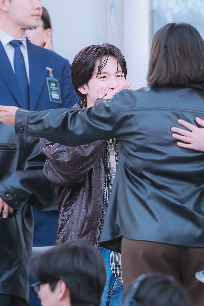 내일/tomorrow tweet media