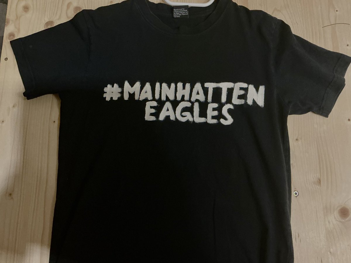 SGE_Cosmog's tweet photo. Darf man so? 

#NURDIESGE #SGE #MHE #MainhattenEagles https://t.co/nqfggv7h95
