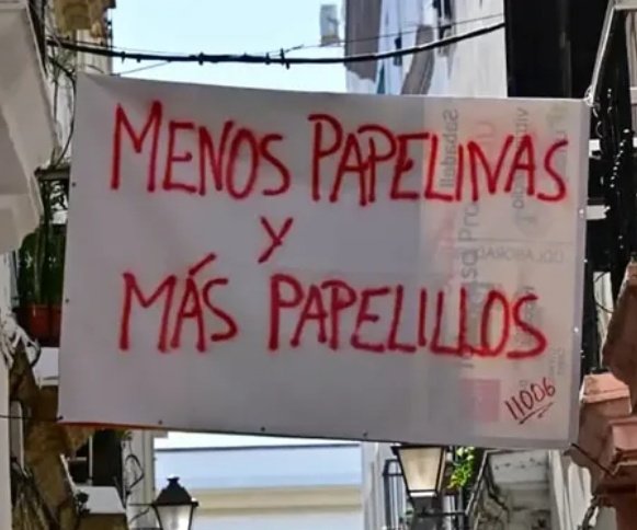 Que las madres que en los 90 luchaban por sus hijos tengan que estar todavía luchando, ahora como abuelas, por sus nietos es bastante triste. 
Desde aquí toda la fuerza al 11006. Las vecinas han organizado movilizaciones. Os animo a asistir. 
#SantaMaria 
#11006