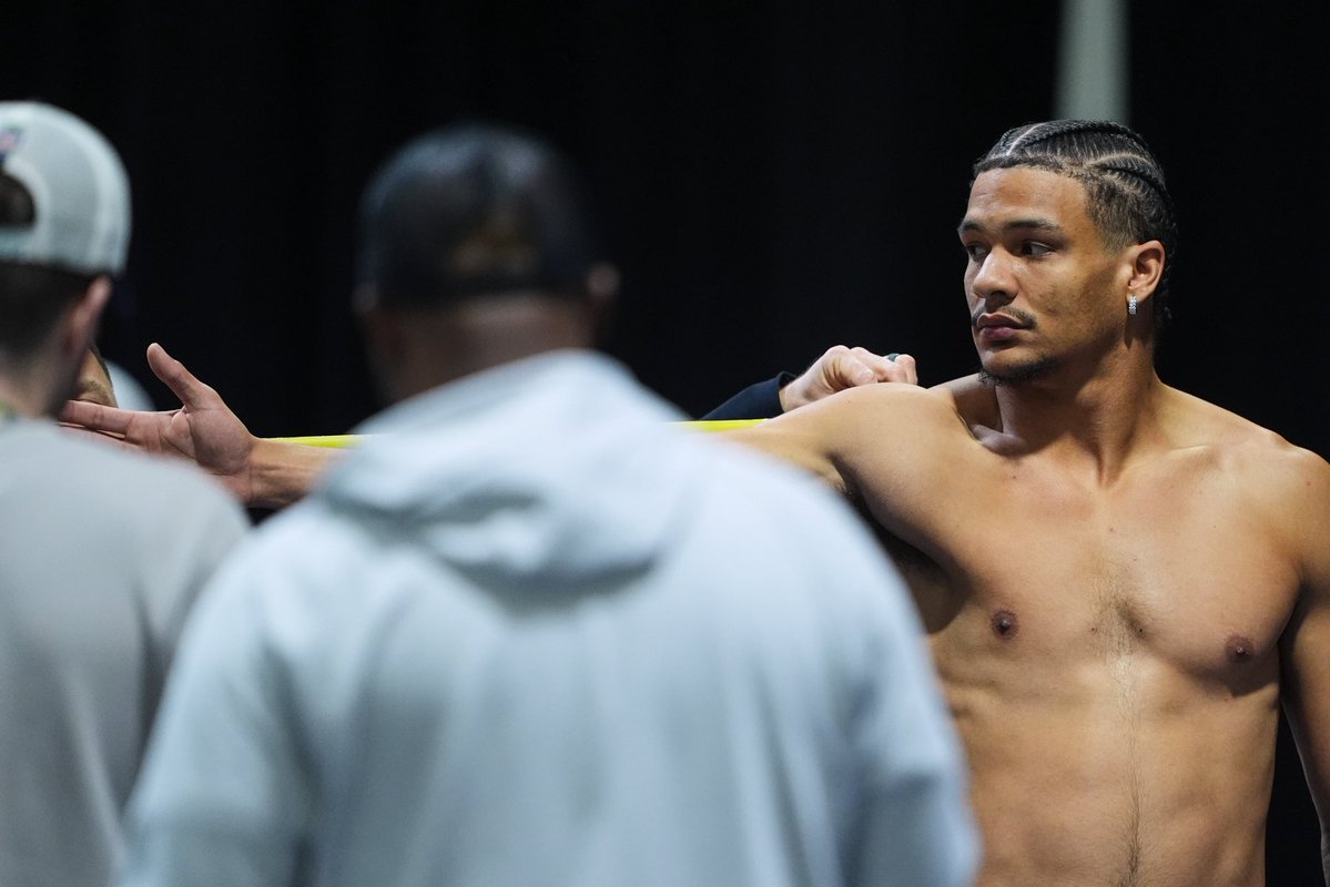 RapSheet's tweet image. #Washington WR Denzel Boston, a likely first-rounder, is on his final Top 30 visit with the #Dolphins today, source says. He’s also had #Commanders and #Texans this week.