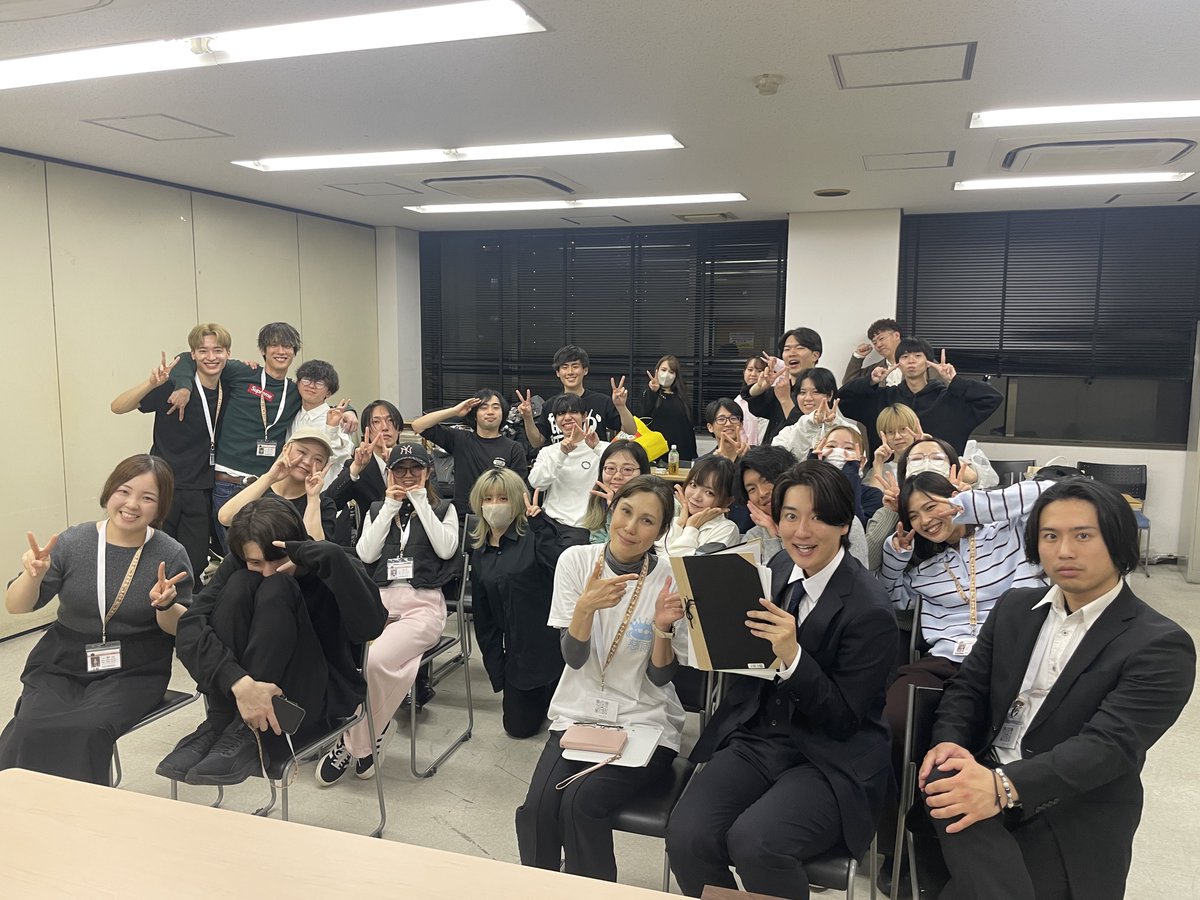 #NutzBurger お稽古でした！！

残る稽古もあと2回...
高校生たちのわちゃわちゃバタバタ！
全身で受け止めてください！

残席若干残っております！
予約フォームもぜひご覧ください👀