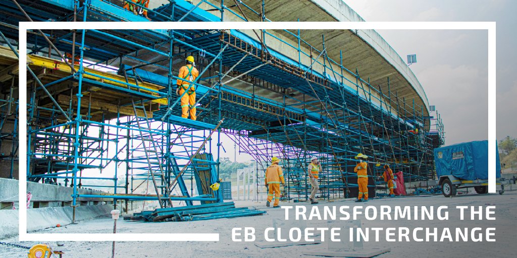 SANRAL_za's tweet image. The old Wandsbeck Bridge demolition is part of the EB Cloete Interchange upgrade on the N2. These improvements support future road planning and aim to ease congestion. 

Motorists are urged to follow signage and reduced speed limits. 

#SANRAL #KZN #N2