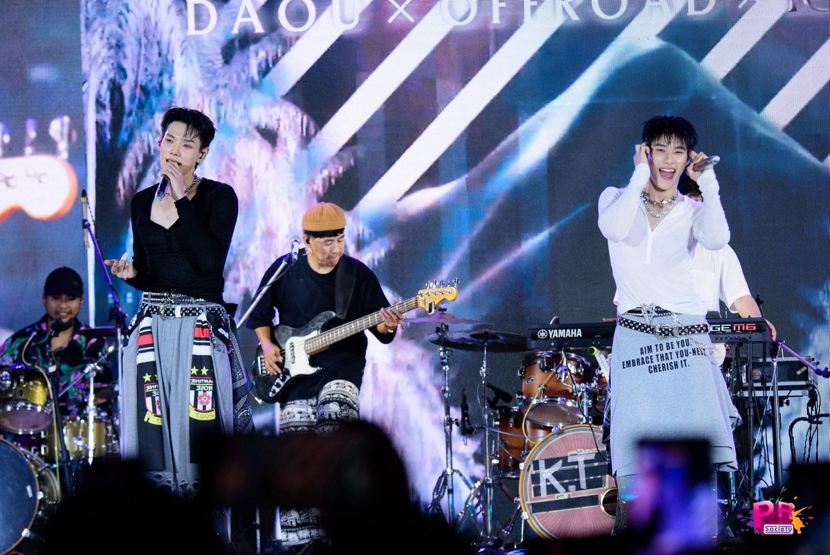 PRSocietyNews's tweet image. ขอเสียงคนมาสาดความสุขที่งาน "ICONSIAM THAICONIC SONGKRAN 2026" หน่อยค่า~ 

DAOUOFFROAD SONGKRAN26 ICONSIAM 
#DAOUOFFROADxICONSIAM 
#DaouOffroad #ต้าห์อู๋ออฟโรด
#ICONSIAMSongkran 
#สงกรานต์ที่ไอคอนสยาม 
#ICONSIAM