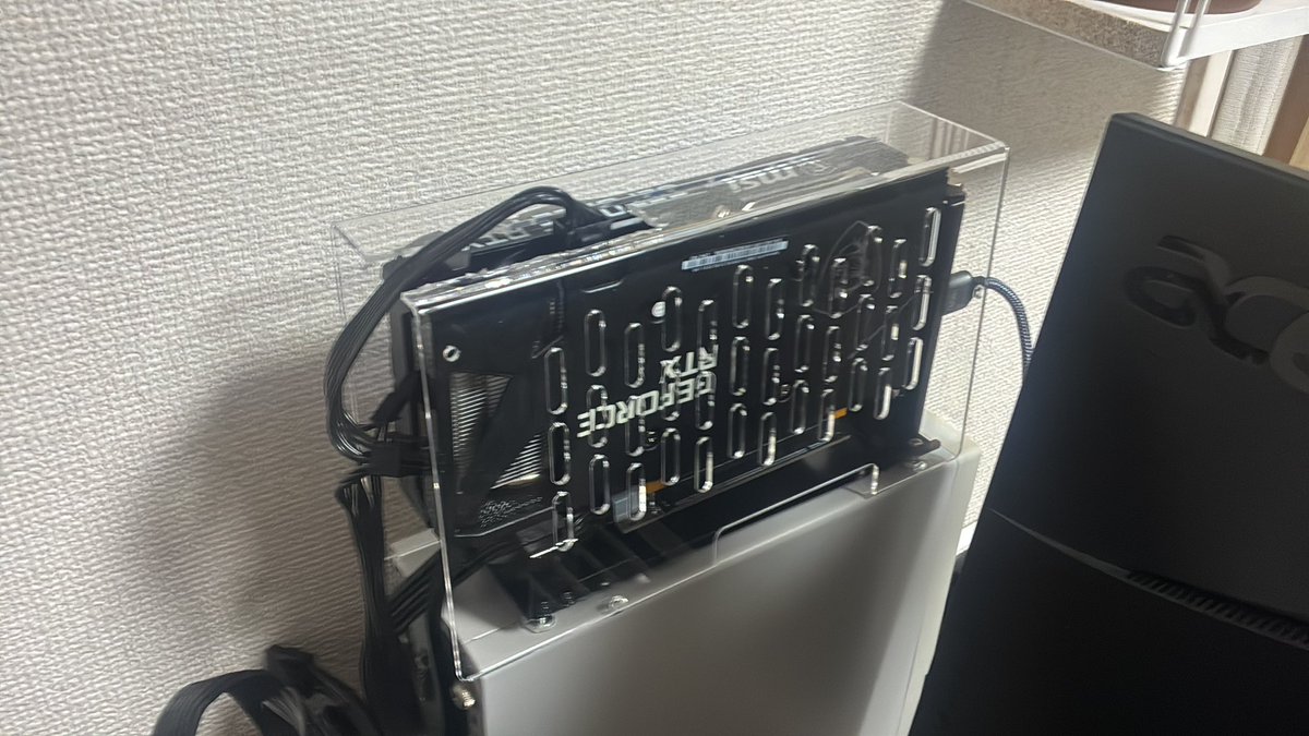 うら tweet media