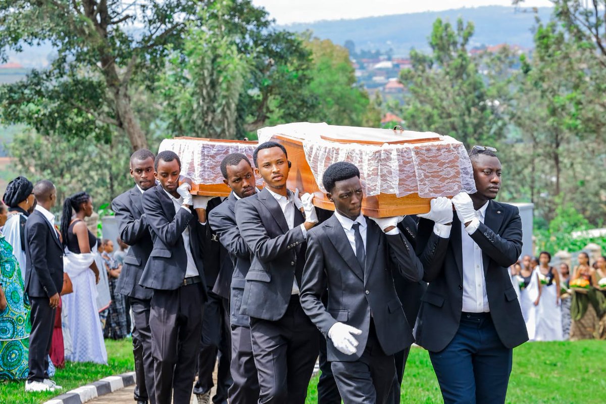 GSF_RC's tweet photo. Uyu munsi, twifatanyije n’abaturage ba @Bugeseradistr mu #Kwibuka32 ku Rwibutso rwa Jenoside yakorewe Abatutsi 1994 rwa @NtaramaBugesera, hashyingurwa mu cyubahiro imibiri yabonetse mu Mirenge ya Ntarama, Mwogo, Nyamata, Mayange na Musenyi. 
#TwibukeTwiyubaka 
@Unity_MemoryRw https://t.co/9MuX3dzsom
