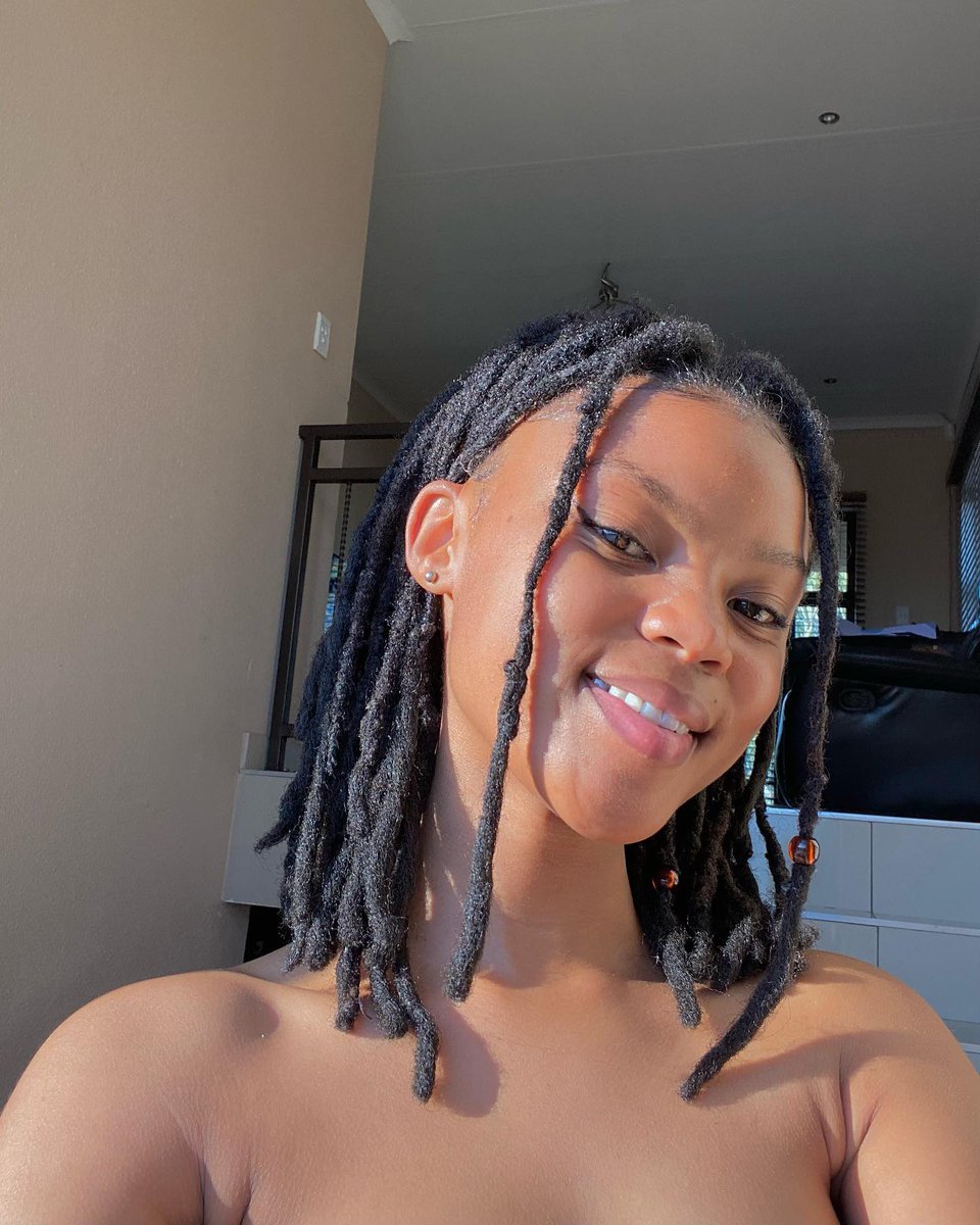the_boy's tweet photo. Slim side chick you want 😔🐐 https://t.co/bOkgMtMNkI