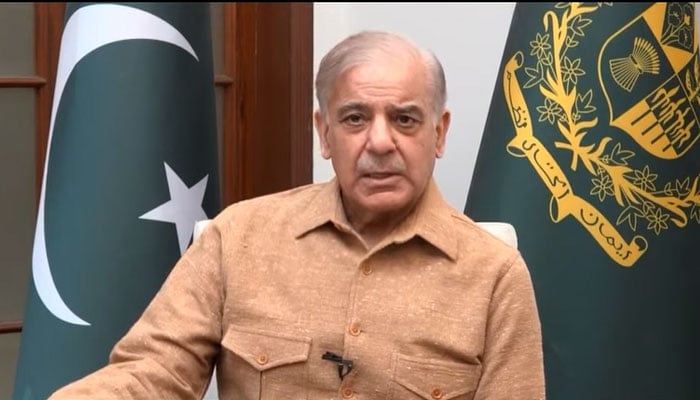 Story Of 🇵🇰 Pakistan Under PML-N:

-GDP Growth From 6.1% To 3.0%
-Exports From $31.8 Billion To $30 Billion
-Total Debt From Rs51 Trillion To Rs 81 Trillion
-Dollar From 178 To 280
-Petrol From 150 To 350
-Electricity Price From 17 To 50
-Taxes From 6.1 Trillion To 14 Trillion