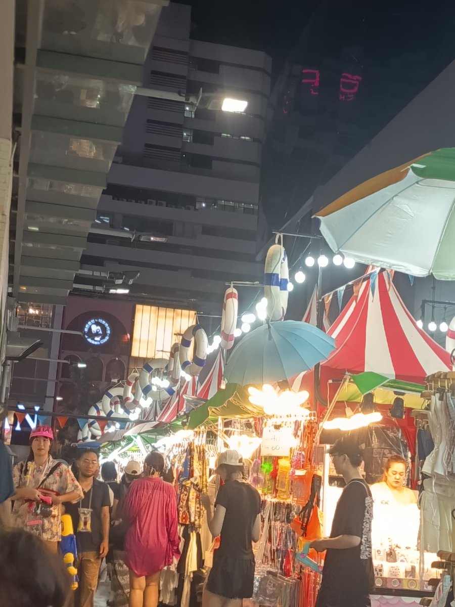 Sky 🌊 tweet media