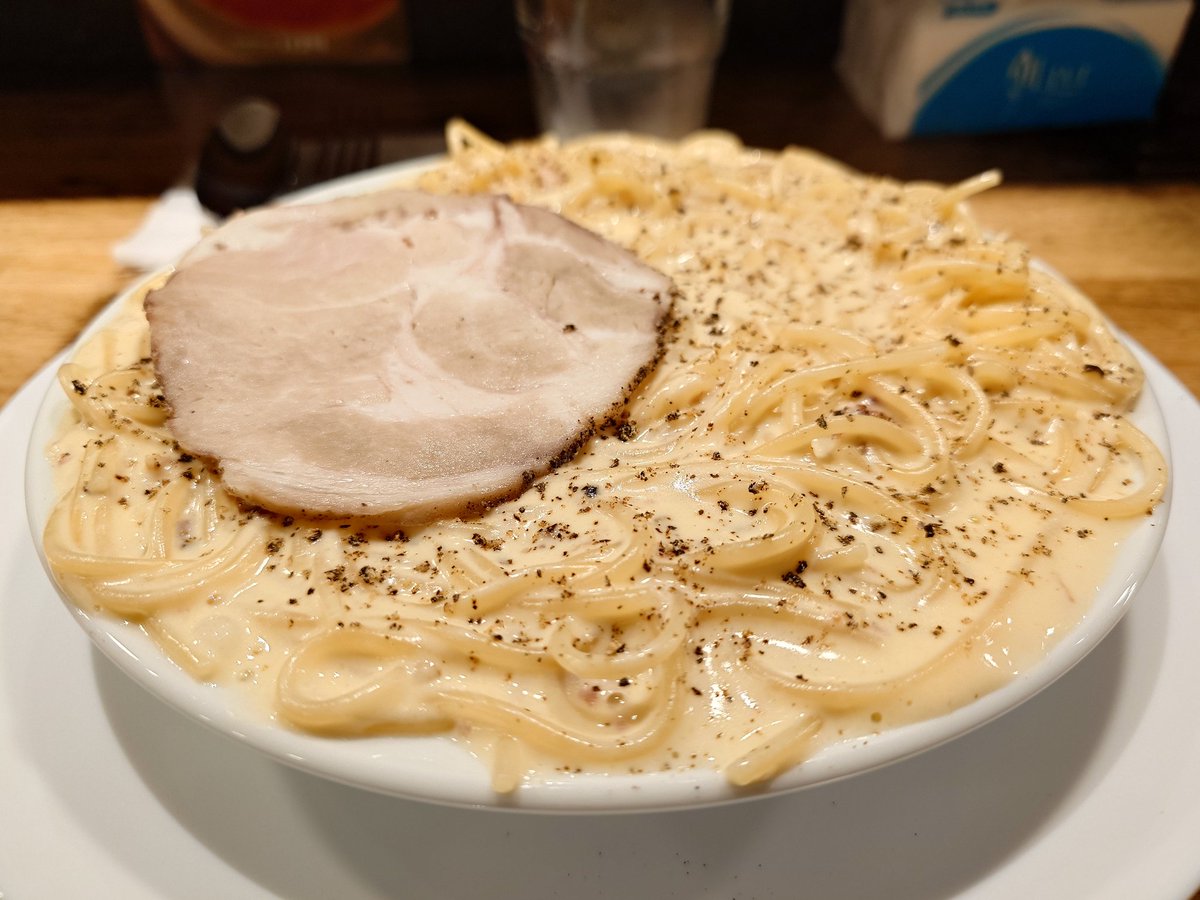 コロモアイ tweet media