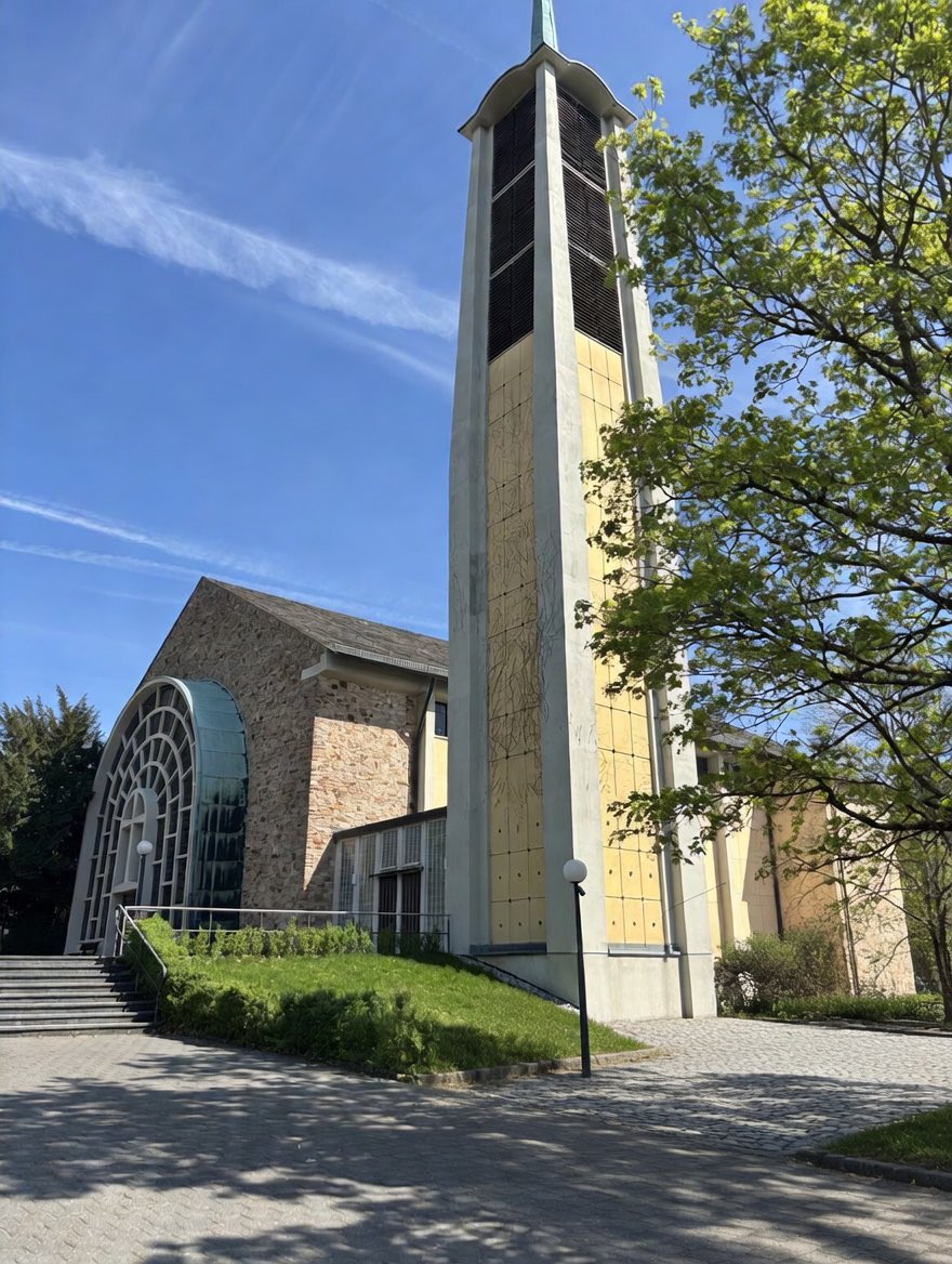 Romantic Ghost tweet media