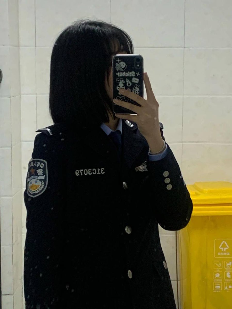 ParfaitePhoto's tweet photo. 都说啦，我们这种干练的小姐姐都上交给国家了。

但最近想回归人民 ，被你们蹂躏下…# https://t.co/SUDDlIbQZ5