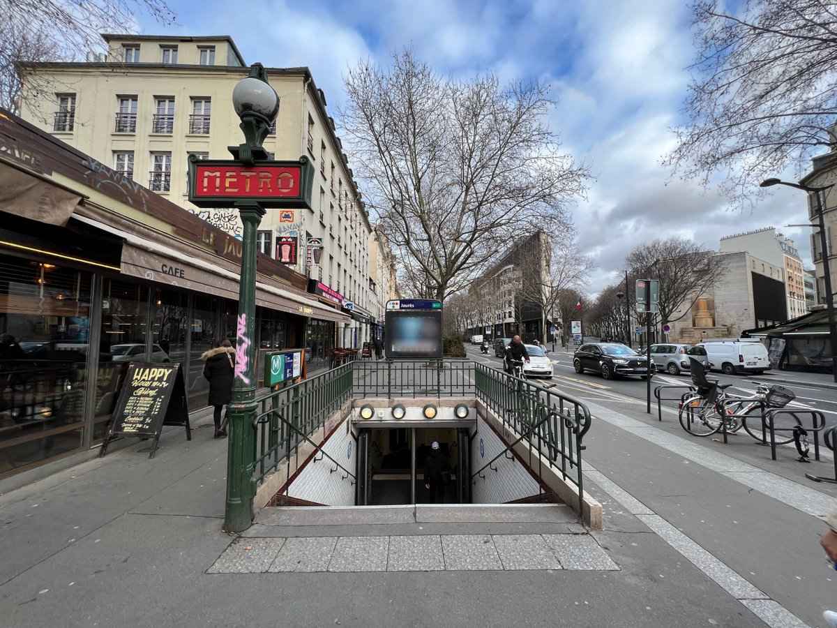 Fdesouche.com est une revue de presse tweet media