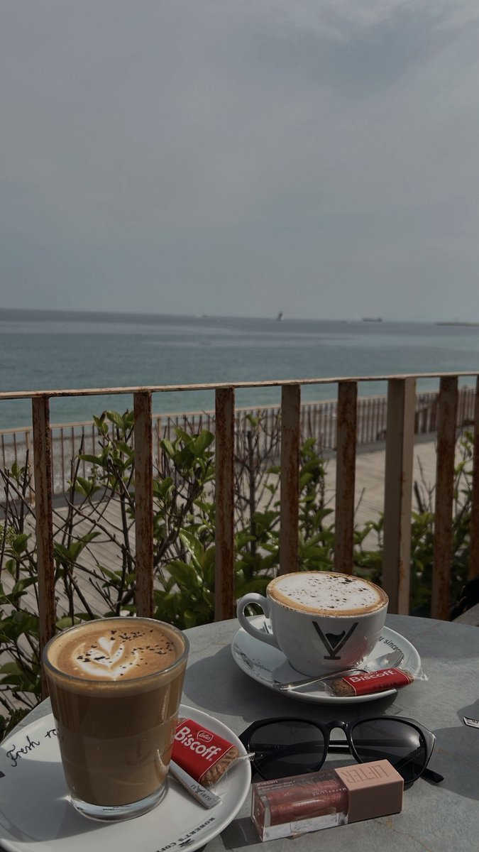 sdaunlll's tweet photo. “Antalya’da hayat kahveni al, gerisini deniz halleder.” ☕️ https://t.co/Noqg5ieoDJ