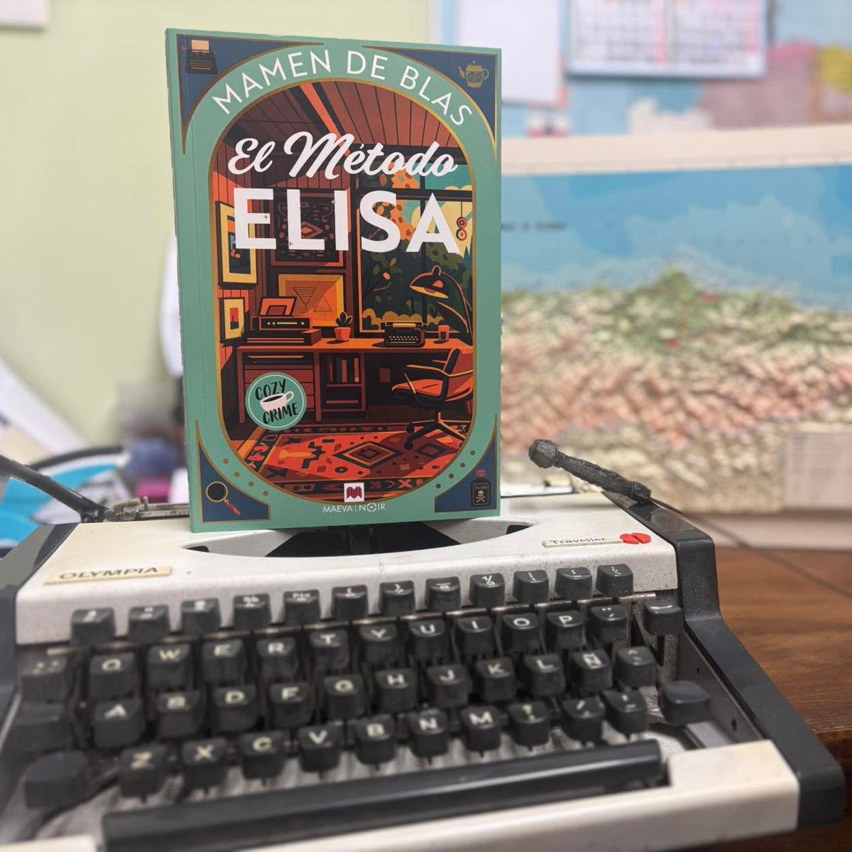 libpilarica's tweet image. #105 “La vida siempre repetía sus patrones”. 

Mamen de Blas, Maeva. 

📚 librerialapilarica.com/libro/el-metod… 

#lapilaricarecomienda #mieres  #yocomproenmieres #laslibreriasimportan #laslibreriasnostocan #todostuslibros #elmétodoelisa #mamendeblas #maeva #sgel #sgellibros