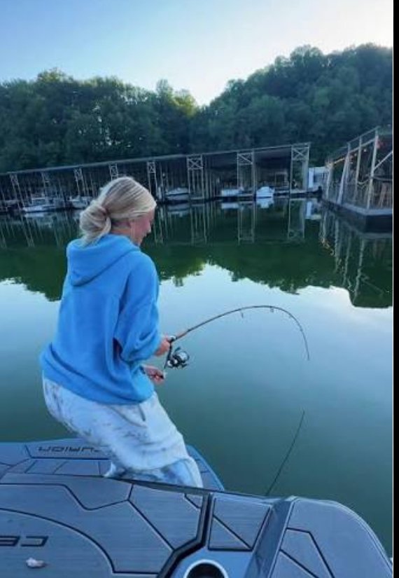 SarahScott83817's tweet photo. First fish of the day was cute lil red eye https://t.co/Co0gk06Hbh