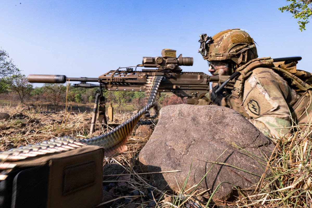 25thID's tweet image. This isn't a drill. This is a demonstration of combat power.

An integrated squad of #25ID and #AFP Soldiers conducting a bilateral #STRIKE at #Salaknib26. This is the lethal #Partnership that defends key terrain in an #ArchipelagicDefense. #IntegratedDeterrence 🇺🇸 🤝 🇵🇭