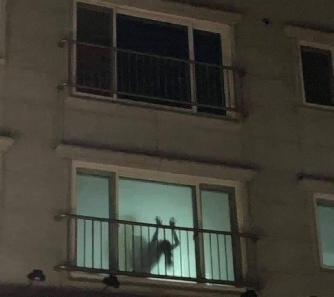 couple mood tweet media