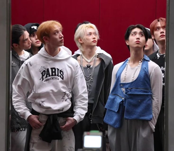 ☠️☠️☠️ ADMINISTRAÇÃO POR AMOR: O rapper TABLO contou que a empresa do Stray Kids não avisou pra ele que a música de collab com o grupo estava confirmada e não avisou pro grupo que ele não sabia.

Segundo o artista, quando foi convidado a aparecer no final do MV de MEGAVERSE, a