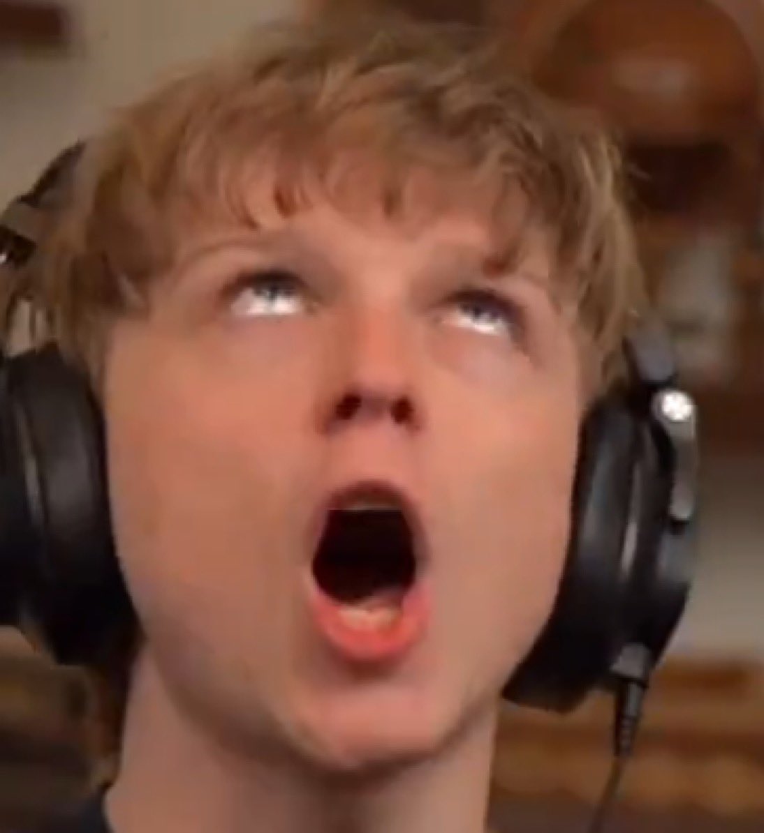 KmUltra87 tweet media