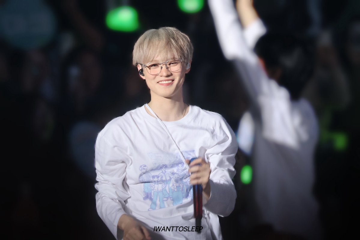 𝙞𝙬𝙖𝙣𝙩𝙩𝙤𝙨𝙡𝙚𝙚𝙥 tweet media