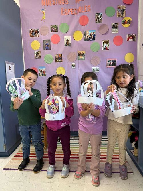 WashingtonD50's tweet photo. Ms. Florez' class got creative and made their own paper bird cages. 🐦 #TheWashingtonWay #Pets https://t.co/qejpEgWG2g