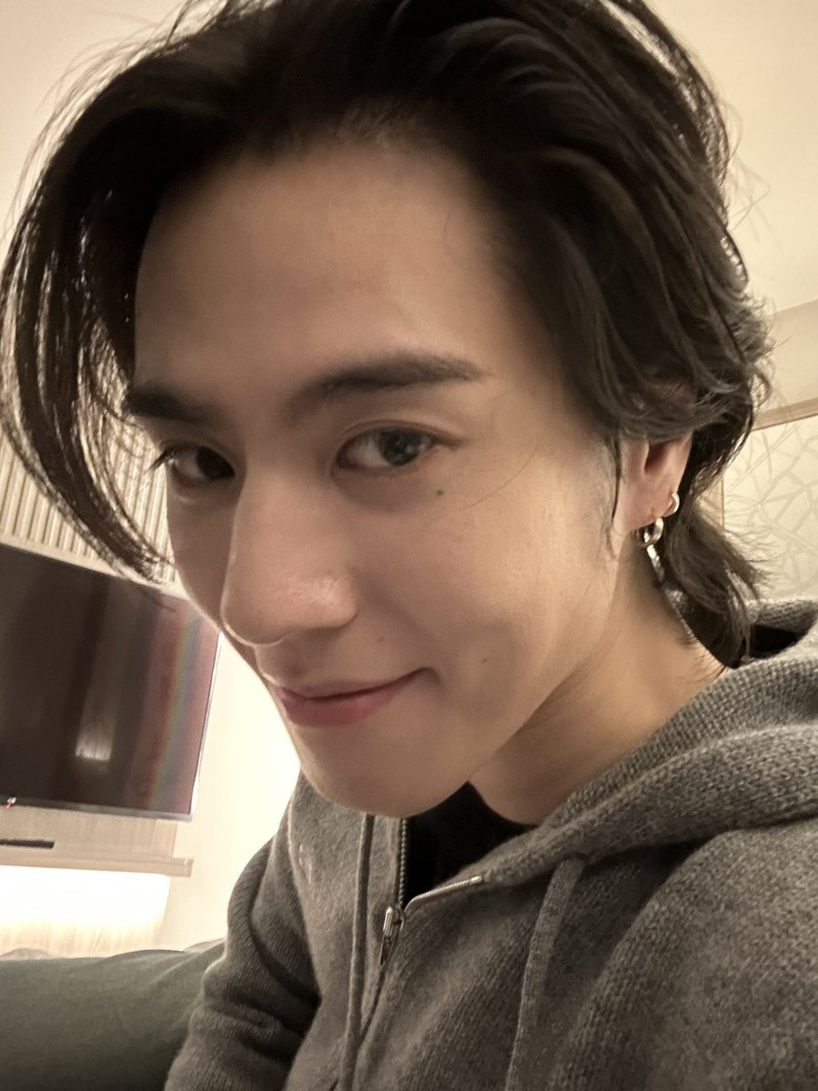 yugyeom selcas tweet media