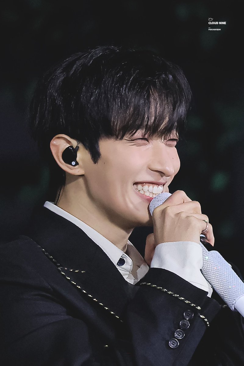 cloud nine tweet media