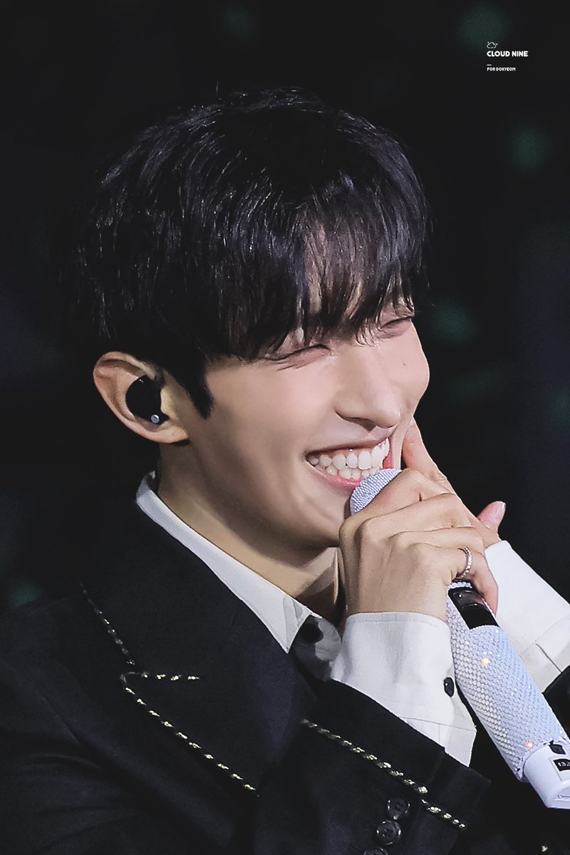 cloud nine tweet media