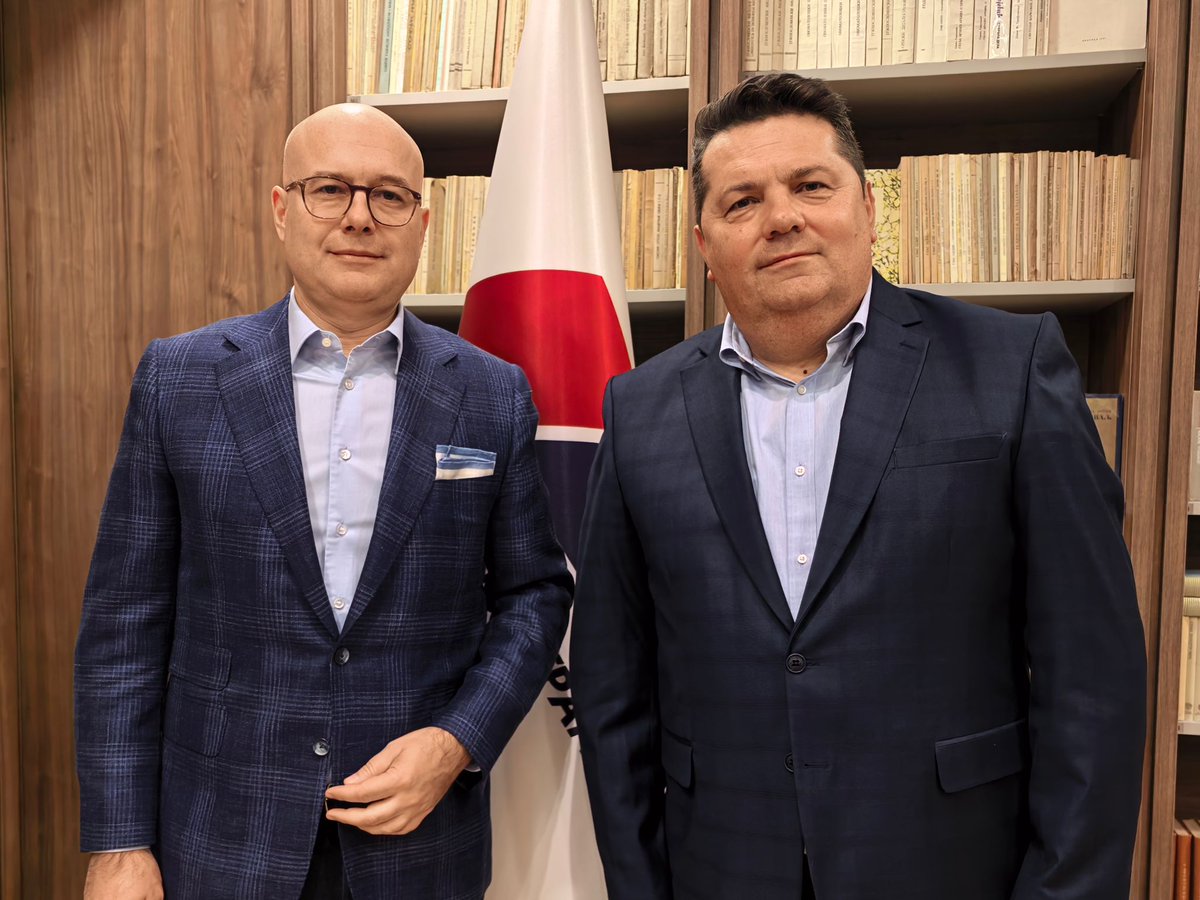 Милош Вучевић tweet media