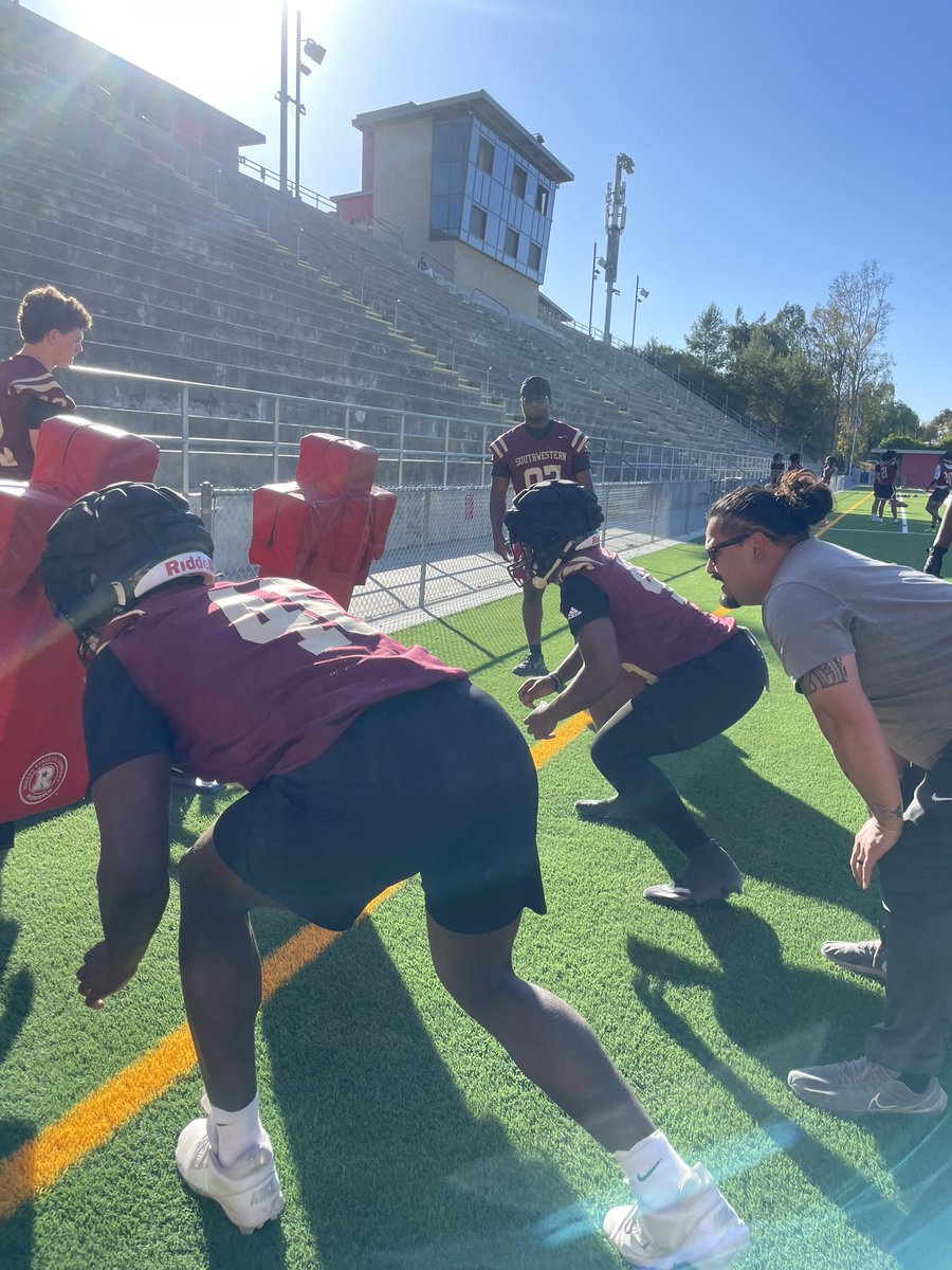 SWCJaguarFB's tweet image. Day 1 Spring ball in the books 📚 

#GoLEFT👈🏽 #Ubuntu🤝🏽 #D1Model💪🏽