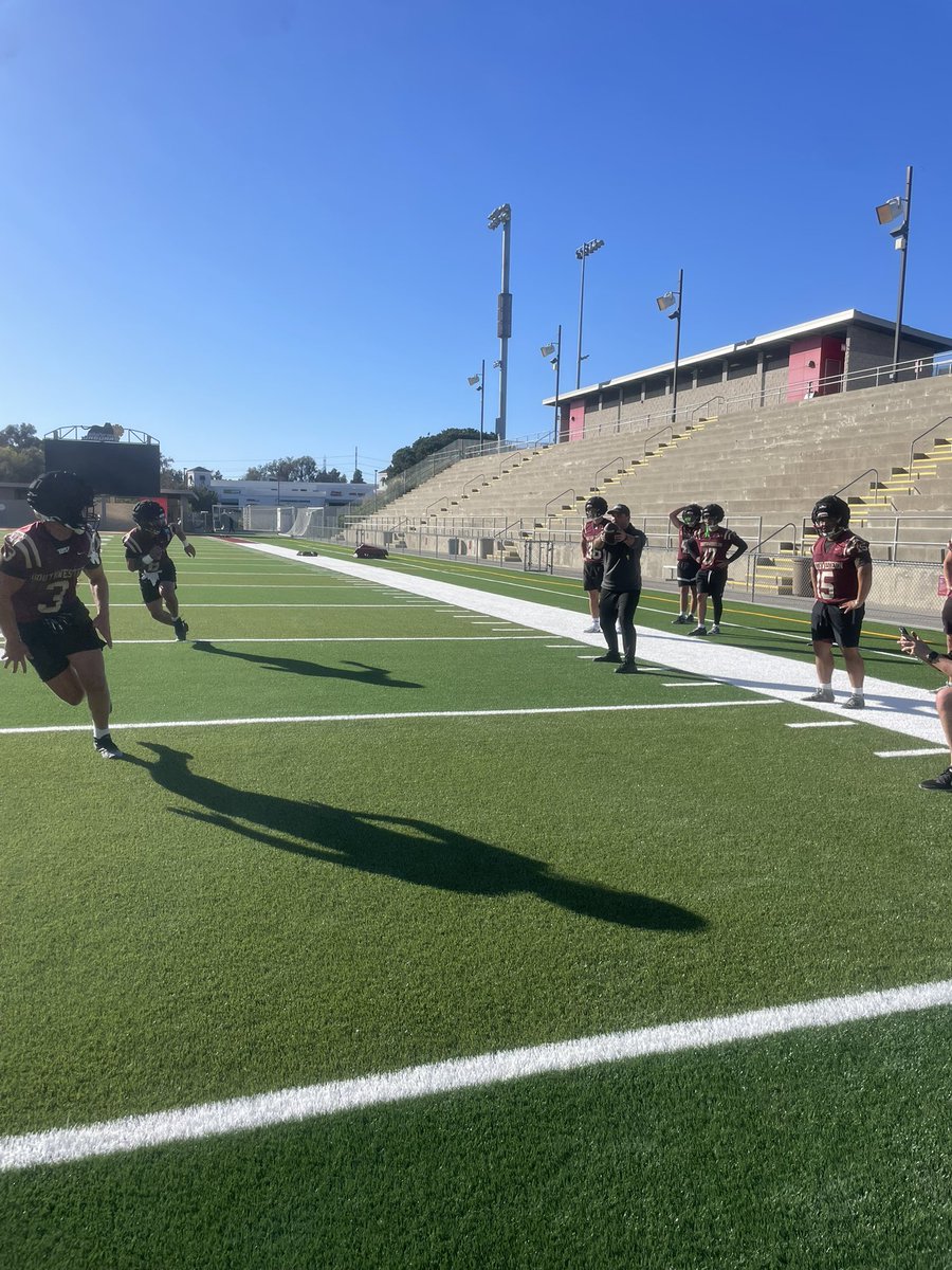 SWCJaguarFB's tweet image. Day 1 Spring ball in the books 📚 

#GoLEFT👈🏽 #Ubuntu🤝🏽 #D1Model💪🏽