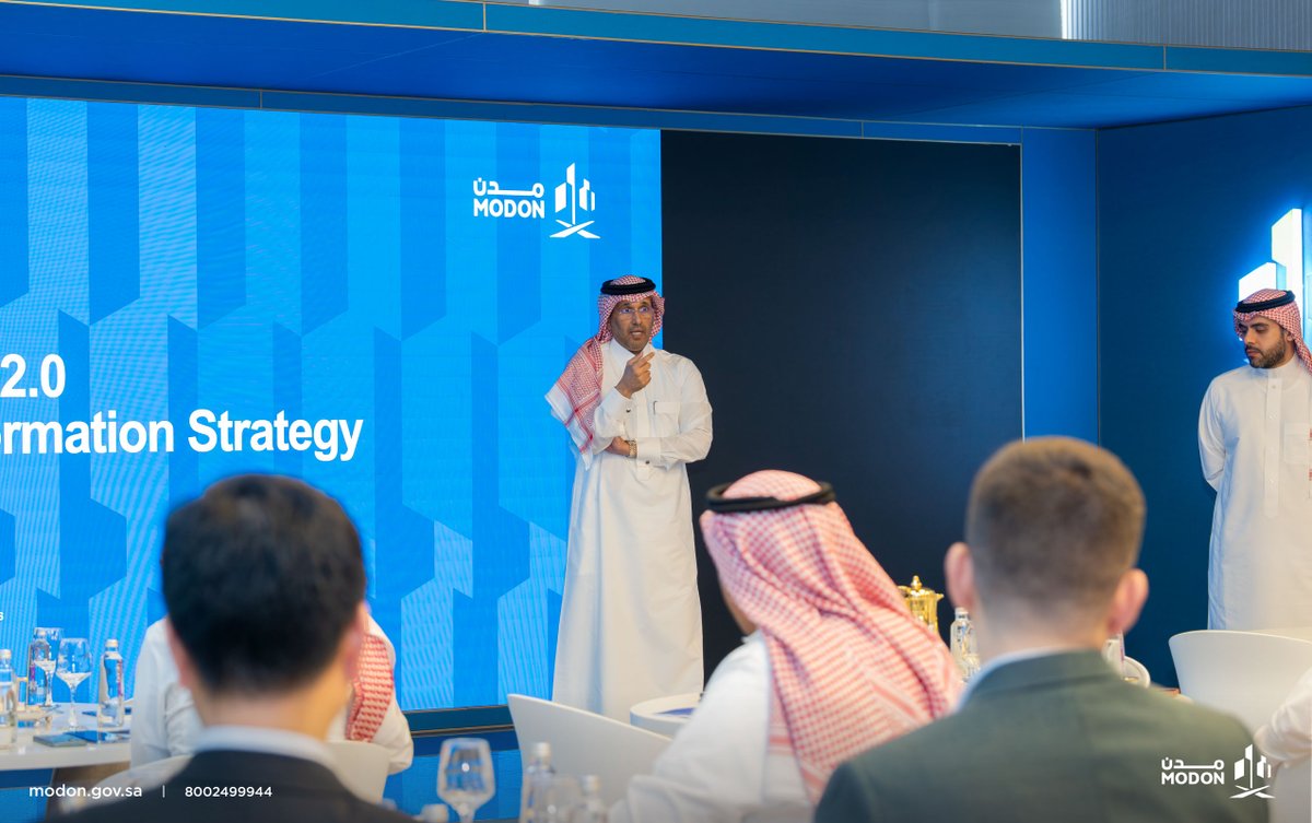 Modon_En's tweet image. H.E. the CEO of #MODON, @M_Alargoubi , met with a group of investors at MODON Oasis in Jeddah to review the enablers and industrial and logistics opportunities that support business growth, empower high quality investments, and stimulate sustainable industrial development.