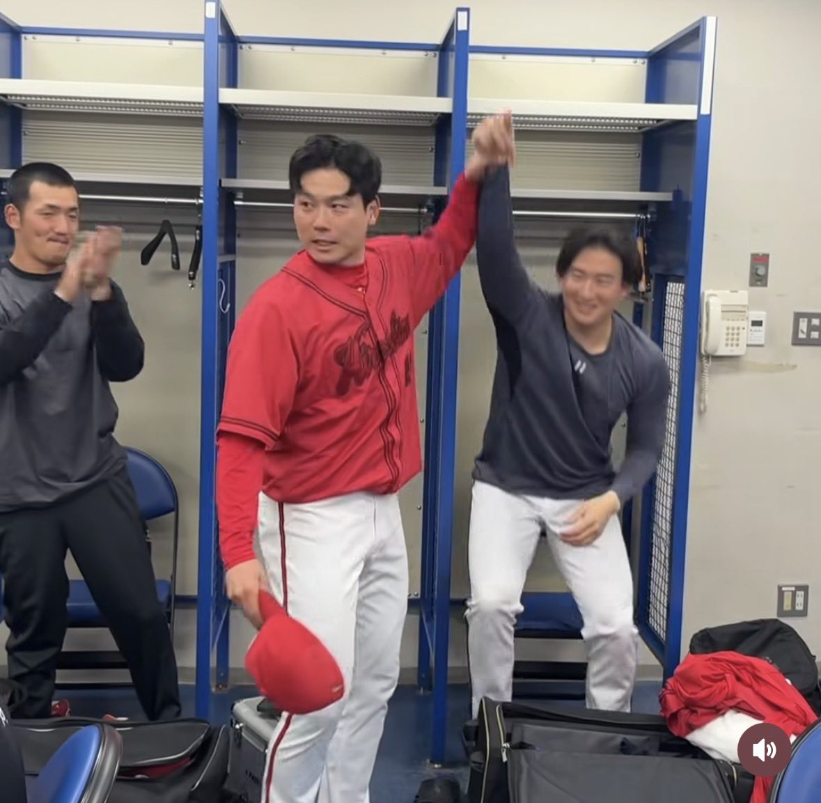 carp19981102's tweet photo. 斎藤を持ち上げるあたり栗林の人間性出てるよね！今日はヒーロー栗林だったけど本来は汰直って栗林が言ってたし https://t.co/7MdusFQJa5