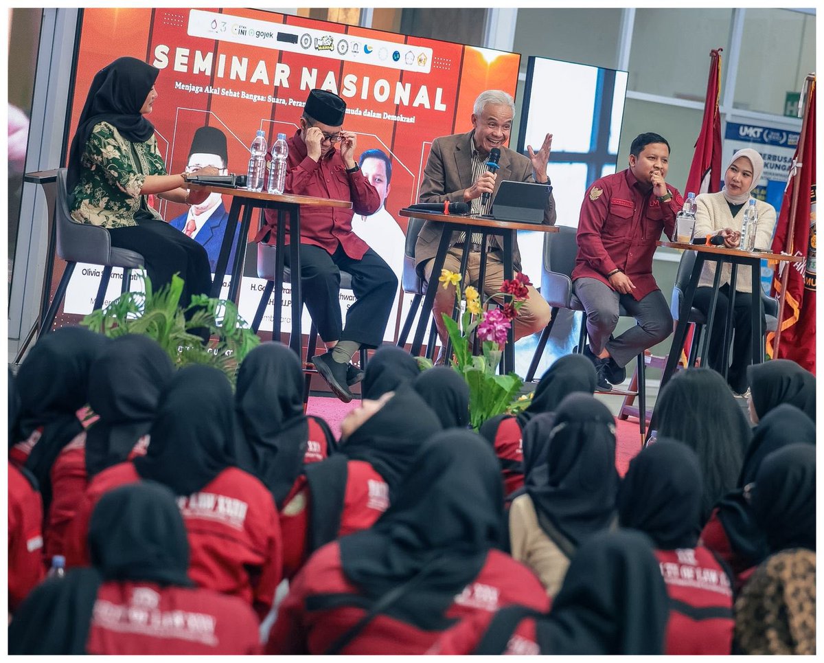 ganjarpranowo's tweet image. Tema diskusi bareng kawan-kawan mahasiswa Universitas Muhammadiyah Kaltim ini keren sekali. Menjaga Akal Sehat Bangsa. Karena bagaimanapun kondisinya, akal sehat harus tetap kita jaga.

Ada yang tahu bagaimana caranya?

#pendidikan #mahasiswa #UMKT #samarinda #ganjarpranowo