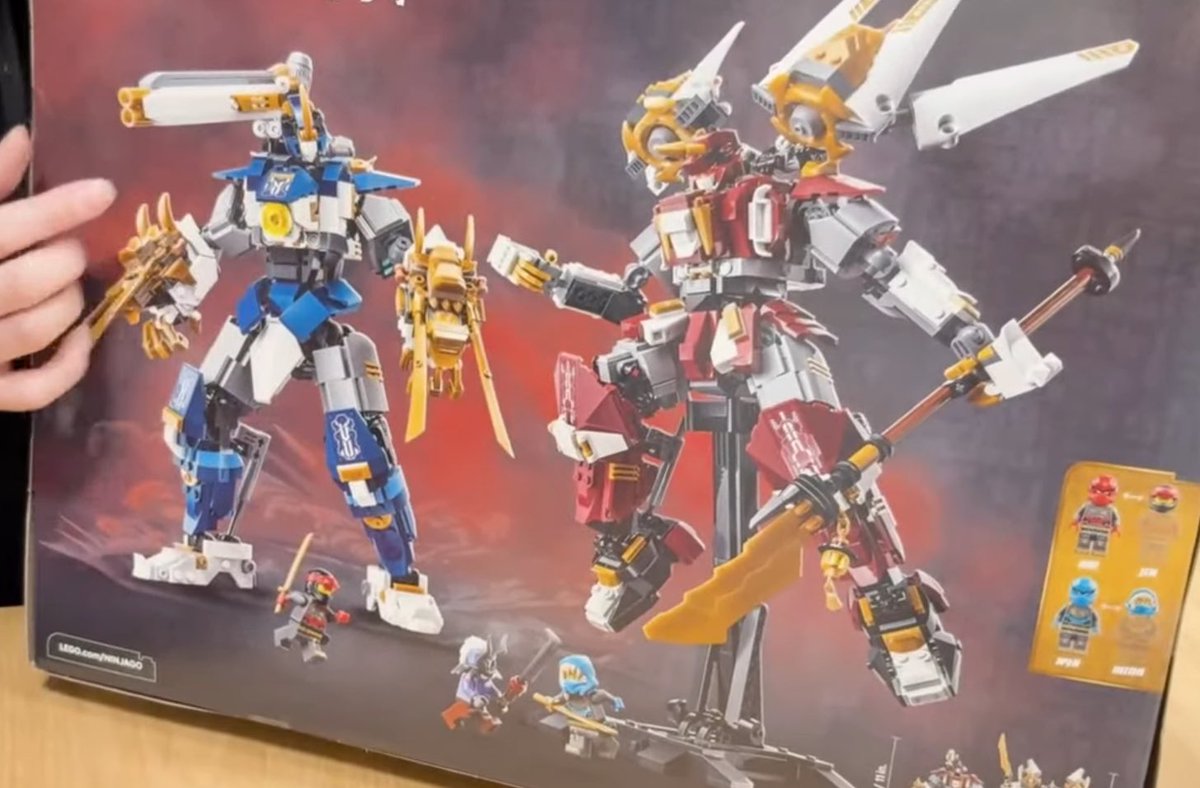 TheNinjagoNews's tweet image. TITAN MECHS!!!