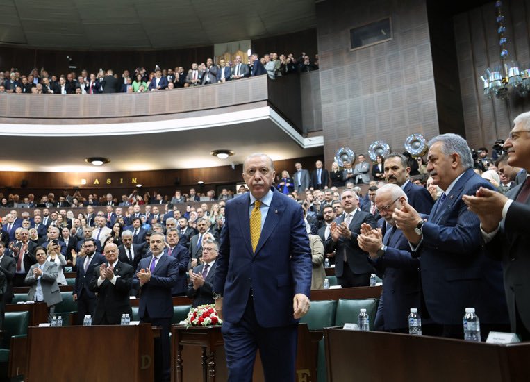 Hayati_Yazici's tweet photo. TBMM Grup Toplantımızı, Genel Başkanımız ve Cumhurbaşkanımız Sn. @RTErdogan başkanlığında gerçekleştirdik. Toplantımızın hayırlara vesile olmasını diliyorum. https://t.co/cWrTOot2jK