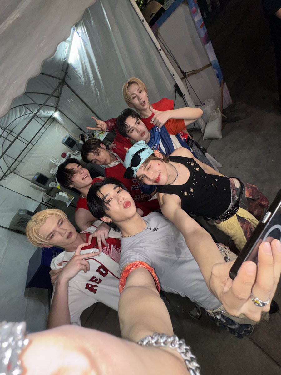 Louis_thanawin tweet media