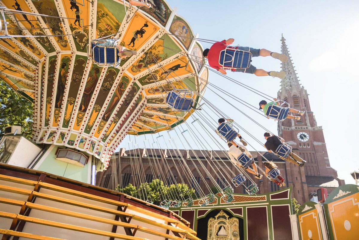 muenchen's tweet photo. ANZEIGE | Die #AuerDult mal anders 🎡
Erlebnistour über den Mariahilfplatz mit Guides, Schmankerln & Riesenrad.
👉 Hier buchen: https://t.co/1kYljZDV85
#München https://t.co/jPNcUQf8p0