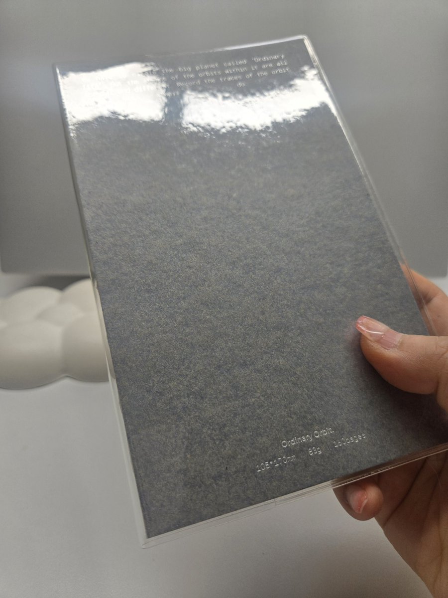 그리드 노트를 샀는데, #완전깔끔
#대시앤도트 오디너리 오르빗 그리드 노트(#만년필노트) #블루아워