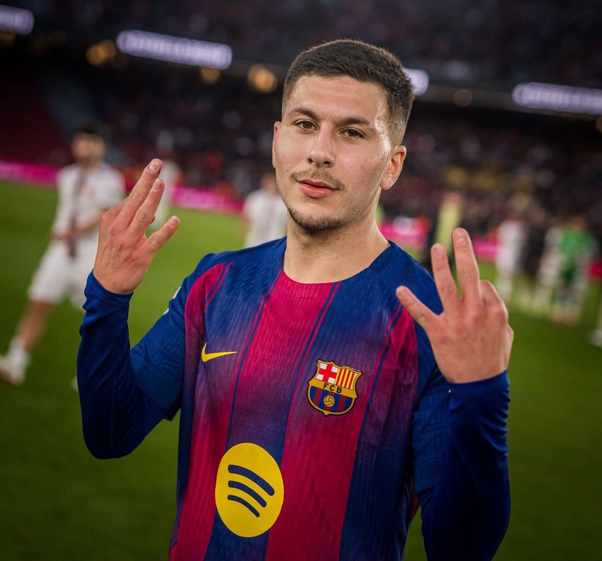 theberneese's tweet photo. 8 minutes on the pitch but everyone felt his presence💔 https://t.co/PEMqo9G9eU