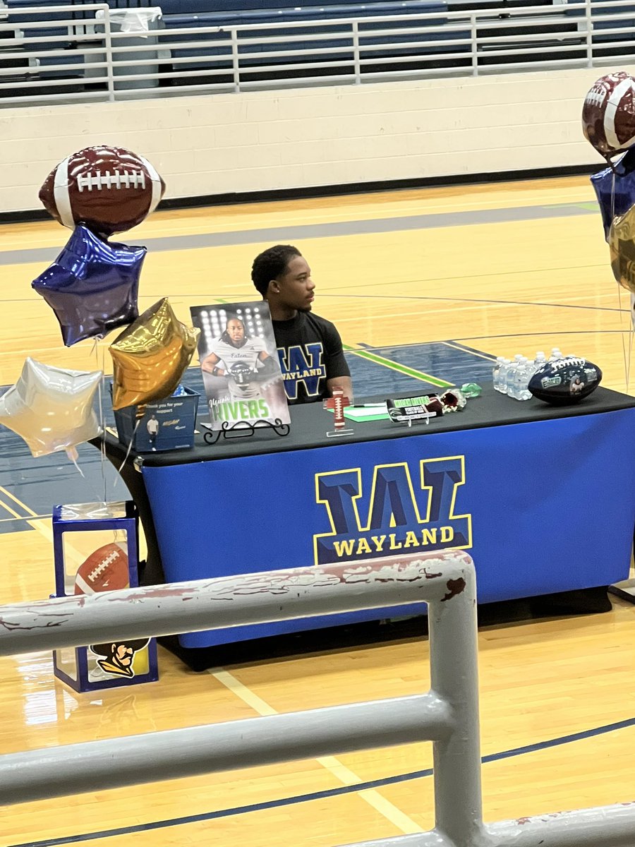 Eaton Eagle Football tweet media
