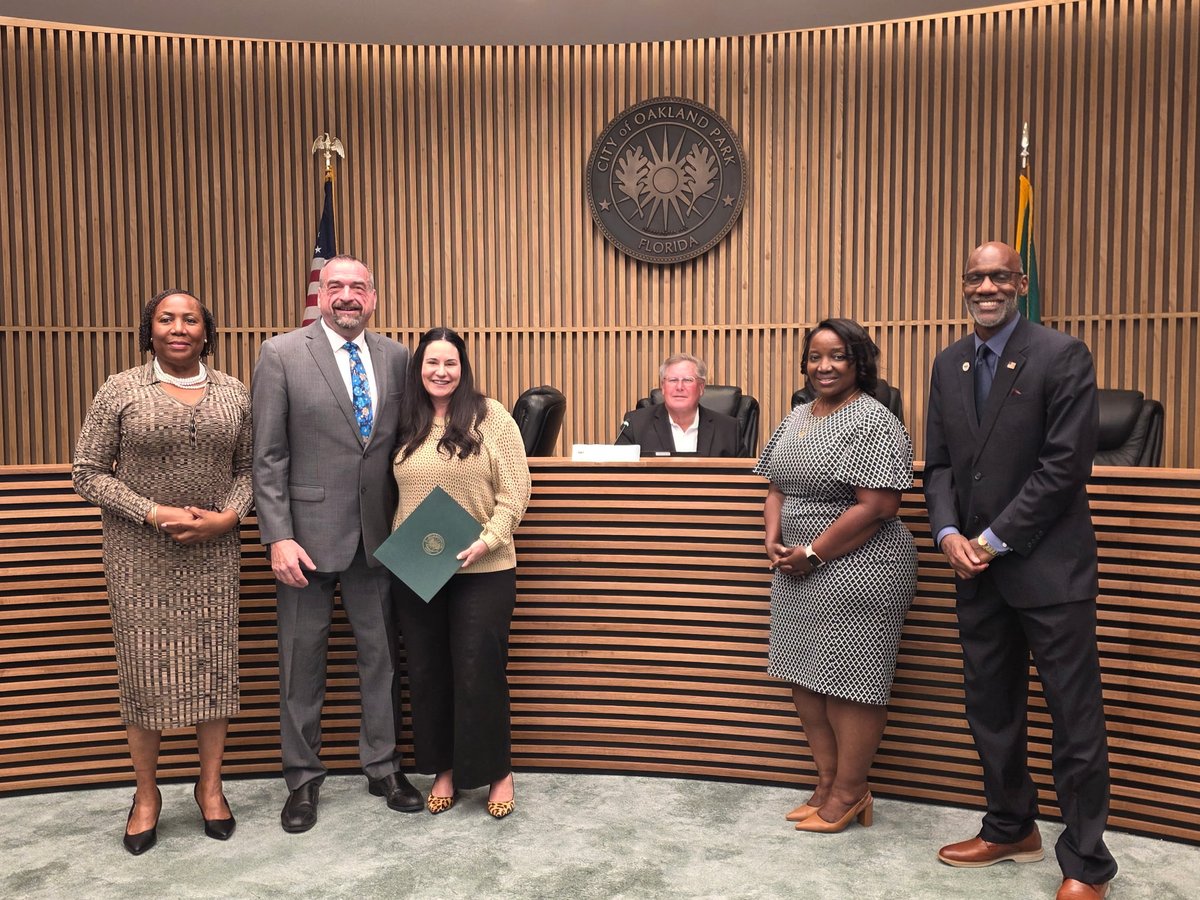 Garciaprincipal's tweet photo. Received a Proclamation for our Centennial last night from the City of Oakland Park.  Thank you for such an incredible honor!
@APCurryBCPS 
@BCPSNorthRegion
@Gurreonero_MG 
@CityOaklandPark https://t.co/1d3OR0XszZ