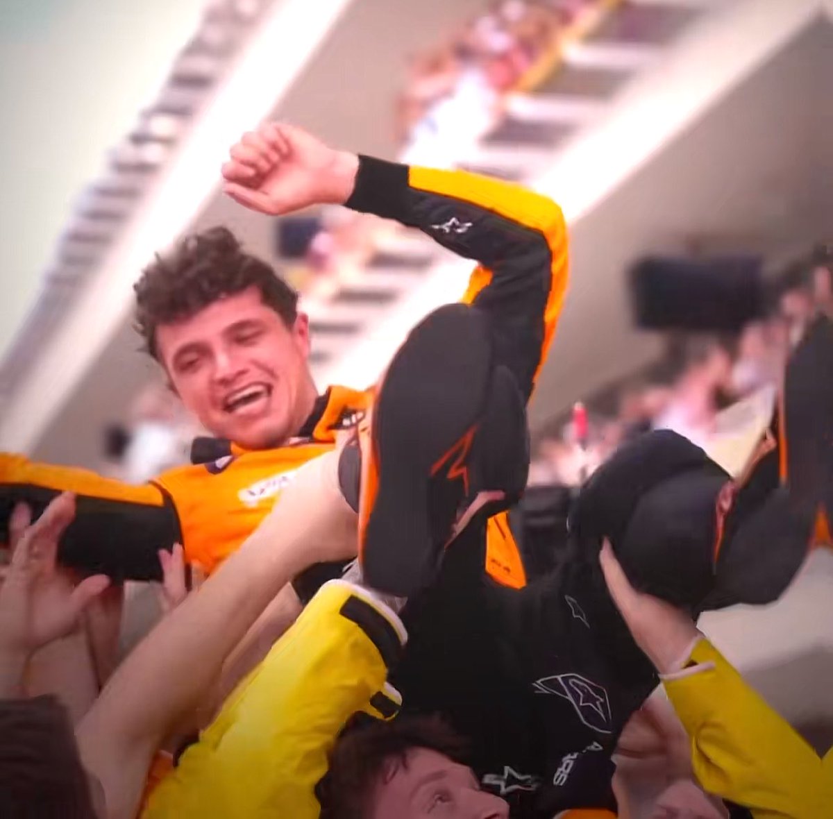 lnfourss's tweet image. every miami parallel drives me INSANE